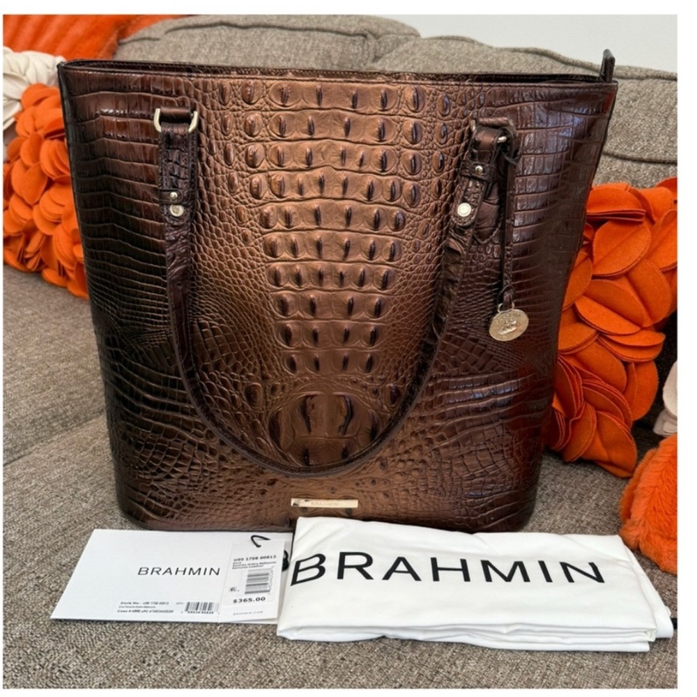 ❣️Brahmin Ezra Ganache Ombre Melbourne
Genuine Leather Tote Bag❣️